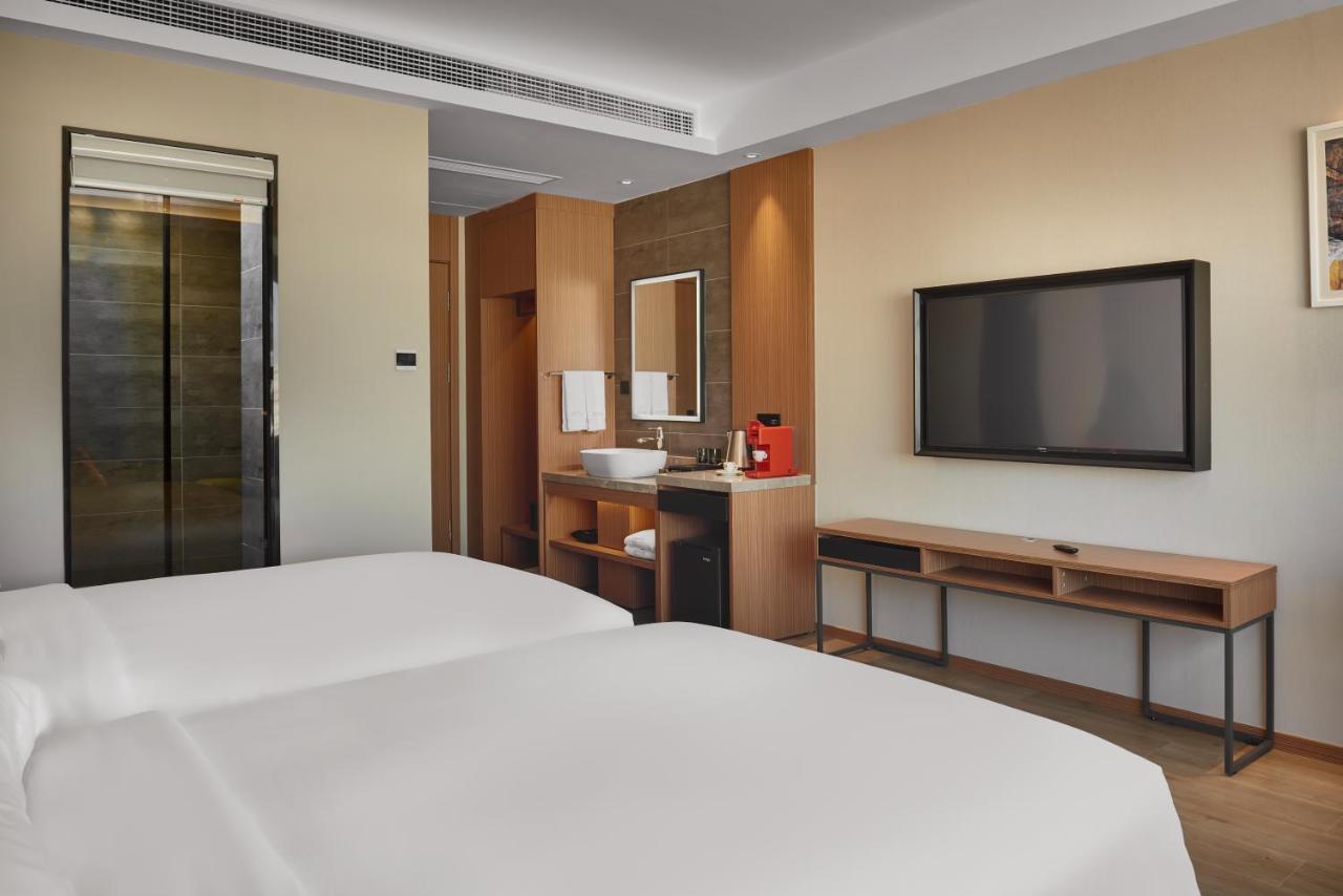 Aurea Central Hotel Phnom Penh Exteriör bild